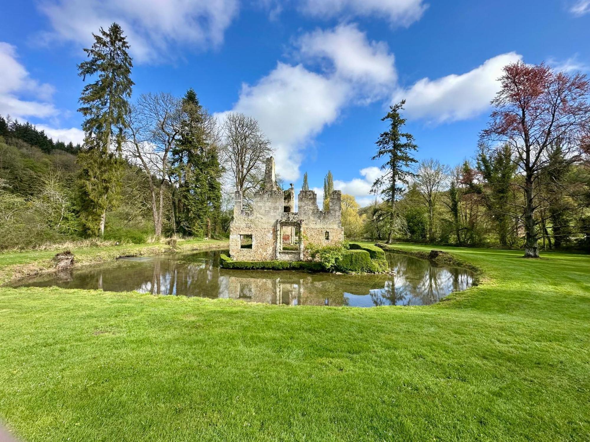 Domaine De La Cressonniere Bed and Breakfast Saint-Martin-de-Bienfaite-la-Cressonniere Exteriör bild